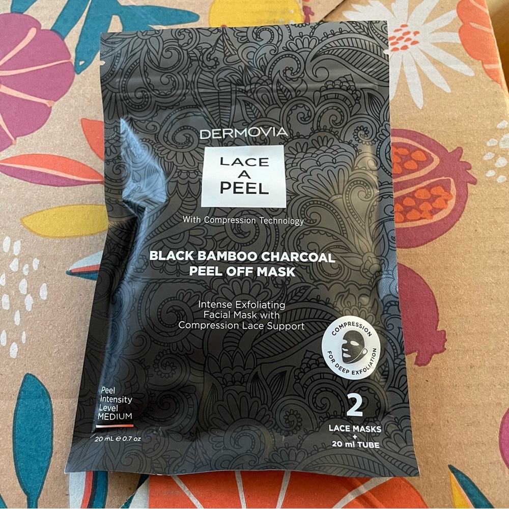 Dermovia Lace A Peel Black Bamboo Charcoal Peel Off Mask 😊